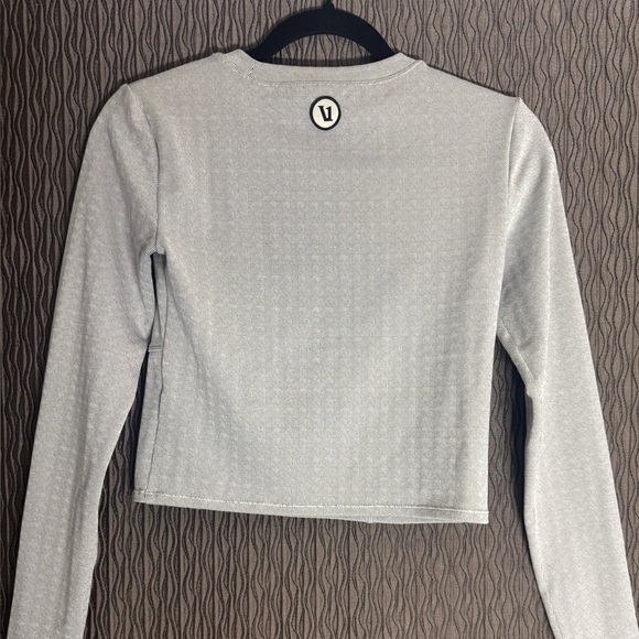 Vuori Black and White Crew Neck Sweater - Picture 2 of 3